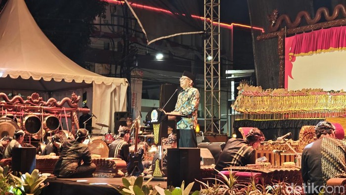 Pagelaran wayang kulit di DPRD Jatim