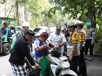 Operasi Patuh Agung 2026: Polisi Tindak Pelanggar-Edukasi Pengendara di Bali