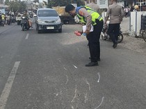Pemotor Emak-emak Tewas Tabrak Truk di Sidrap