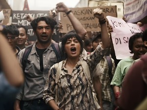 Sinopsis Film Laut Bercerita, Daftar Pemain dan Jadwal Bioskop Surabaya