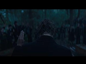 Mengenal Makna Salam 3 Jari dari Film The Hunger Games