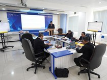 Lulusan Perdana S3 Informatika UAD Teliti Bahasa Isyarat Arab