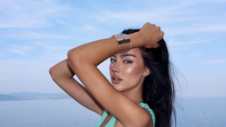 Model Ukraina Ini Mengaku Sulit Cari Pacar karena Terlalu Cantik