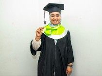 Ini Yusra, Wisudawan Unesa Asal Sudan yang Ingin Bantu Korban Perang via Riset