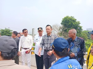 AHY Cek Jembatan Kemang Pratama Rp 60,4 M yang Sempat Runtuh Imbas Banjir