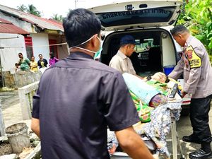 Andre Rosiade Fasilitasi Pengobatan Putri yang 10 Tahun Koma ke RSUP