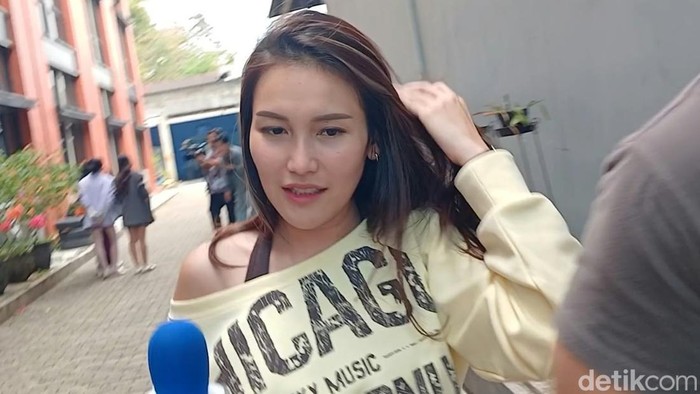 Ayu Ting Ting soal mantan hair stylist tilap uang endorse