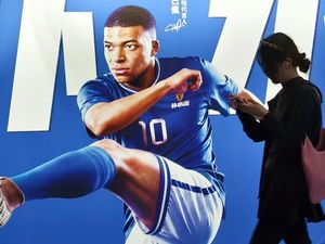 Mbappe Minta Maaf, Tapi Sensor Ketat Bikin Warga China Bertanya Apa yang Terjadi