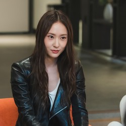 Potret Krystal Jung Jadi Cameo di Drakor Dive Into You