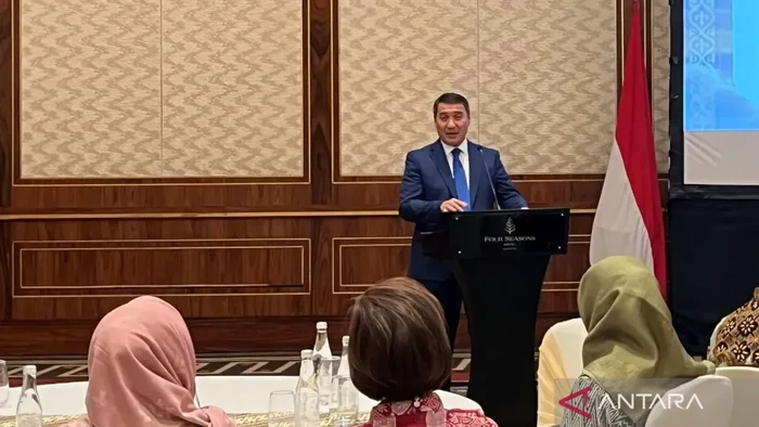 Duta Besar Kazakhstan untuk Indonesia Serzhan Abdykarimov menyampaikan sambutannya dalam pertemuan ketiga Perhimpunan Persahabatan Kazakhstan-Indonesia oleh Kedutaan Besar Kazakhstan di Jakarta, Rabu (28/10/2026)