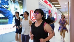Hindari Paparan Asap Karhutla RI, Pelari Malaysia Ramai-ramai Lari di Mal