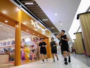 Video: Runners Malaysia Lari di Dalam Mal Gara-gara Kabut Asap Karhutla RI