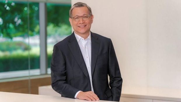 Irving Tan adalah seorang eksekutif teknologi asal Singapura yang saat ini menjabat sebagai CEO dan Executive Director Western Digital