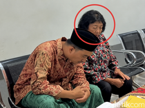 Wanita Pensiunan Guru di Pamekasan Madura Injak Al-Quran Saat Live TikTok