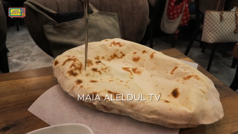 Maia Estianty dan Irwan Mussry makanan kebab di Turki Maia Estianty dan Irwan Mussry makanan kebab di Turki