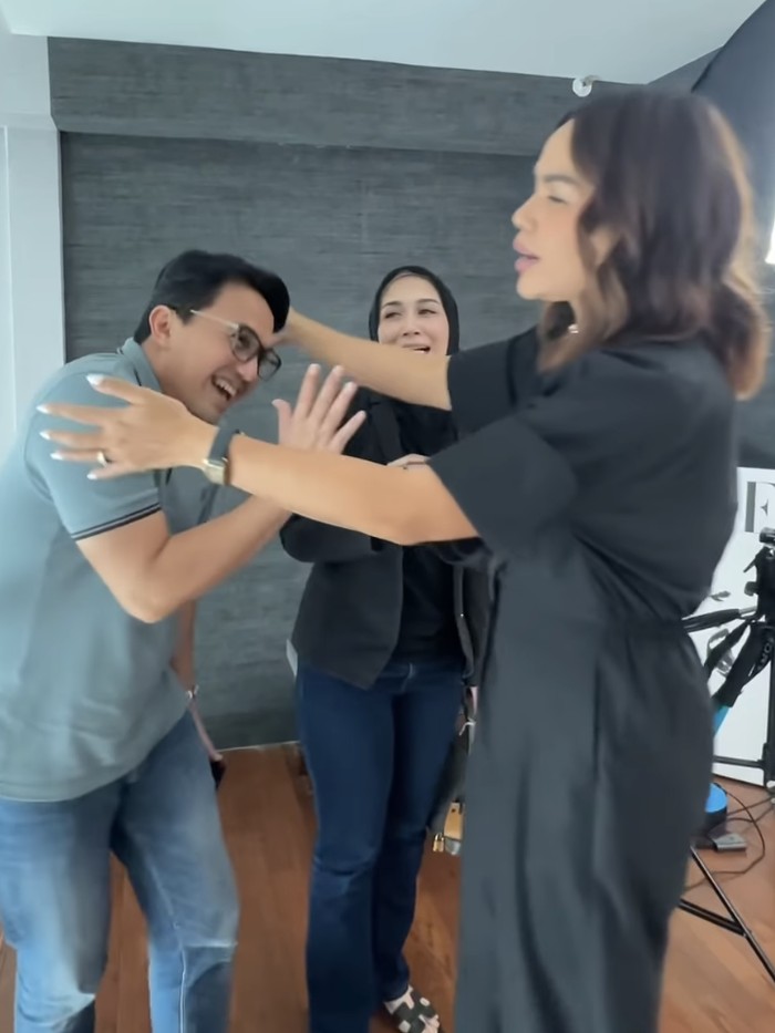 Melaney Ricardo dan Sahrul Gunawan Melaney Ricardo dan Sahrul Gunawan