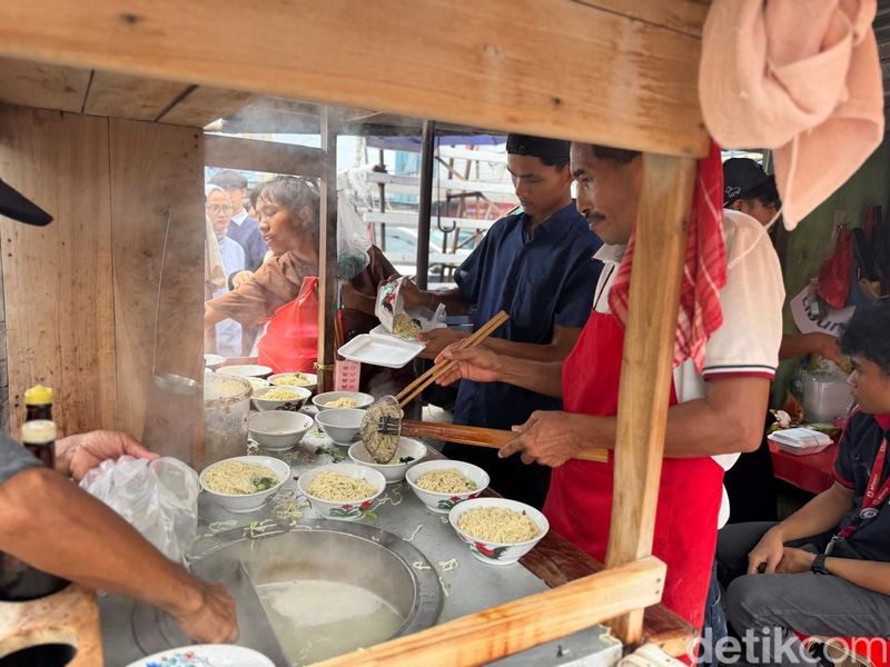 MIe Ayam Donoloyo Fina