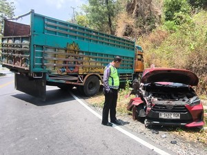 Tabrakan Agya Vs Truk Fuso di Poros Maros-Bone, 5 Orang Luka