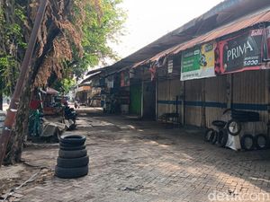 Di Pasar Ini Dwi Bagus Jual Lagi Mesin Bekas Giling Jenazah Dini dan Anak