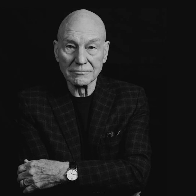 Keluarga soal Pengganti Karangan Bunga untuk Patrick Stewart