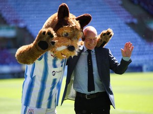 Patrick Stewart Wafat, Klub Divisi 3 Inggris Beri Penghormatan