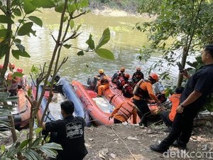 Timsar Masih Susuri Pelaku Pembacokan Nyebur ke Sungai Jagir hingga 6 Km