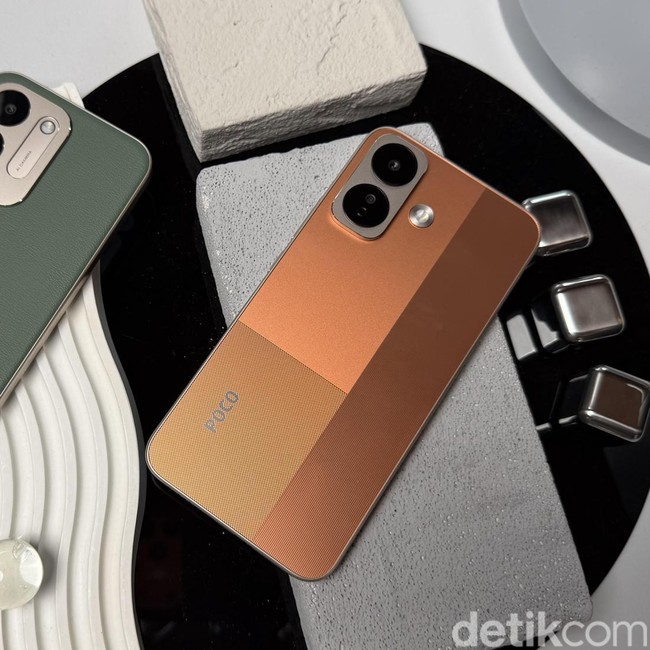 Menggenggam Poco X8 dan Poco C95 Pro yang Naik Kelas