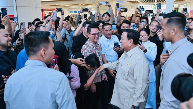 Presiden Prabowo Subianto kembali ke Jakarta menggunakan Kereta Cepat Whoosh. (dok.Laily Rachev-Biro Sekretariat Presiden)