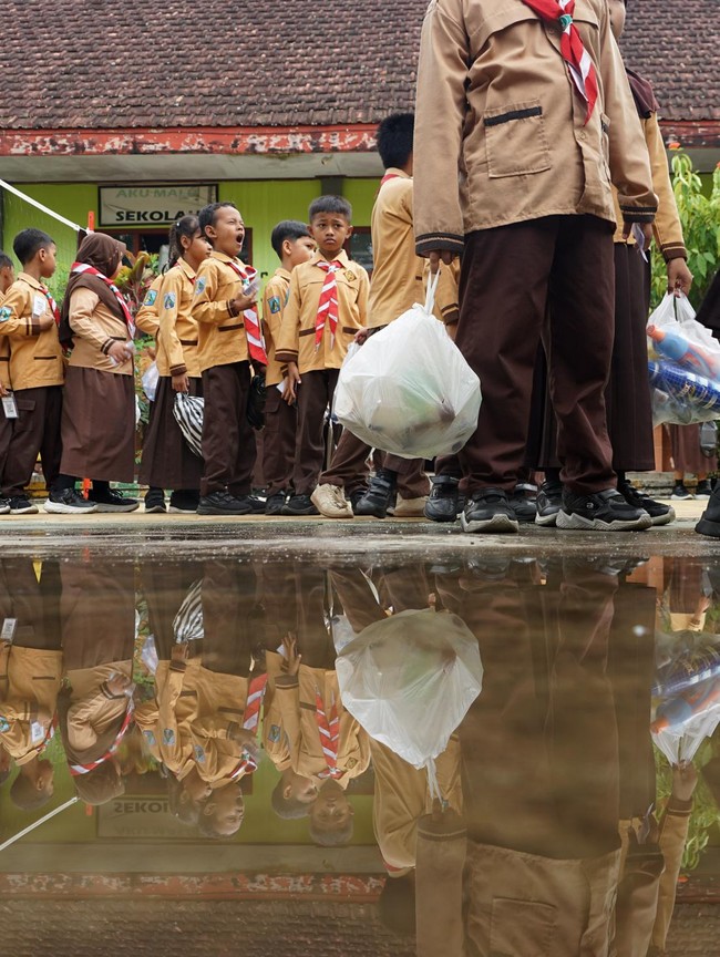 Sampah Jadi Uang Saku, Cara Unik Siswa Trenggalek Belajar Menabung