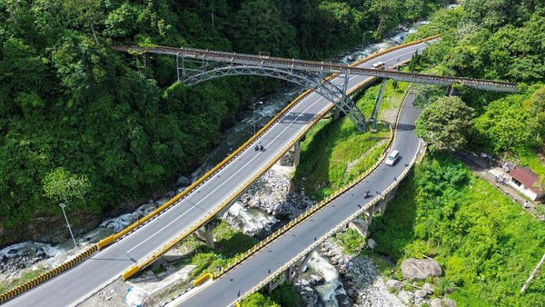 Sempat Putus Total, Jembatan Kembar Padang Panjang Pulih
