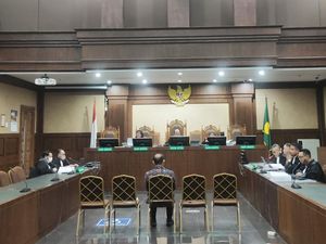Eks Pejabat Bea Cukai Akui Ceroboh, Minta Vonis Ringan Kasus Suap-Gratifikasi