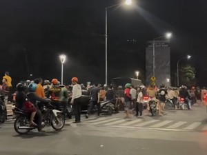 Mencekam! Aksi Pembacokan Berujung Pelaku Terjun ke Sungai di Surabaya