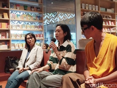 Cerita Tiffany Tsao Terjemahkan Kumcer Budi Darma Orang-orang Bloomington