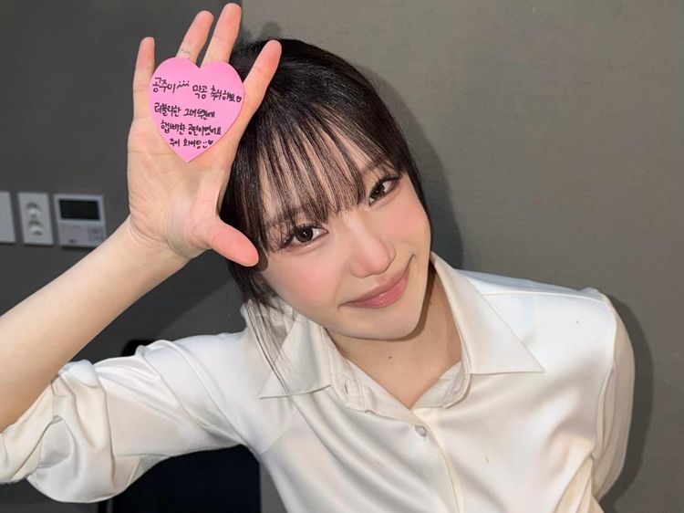Potret JooE MOMOLAND Debut Jadi Aktris Musikal, Beda Wajah Tuai Sorotan