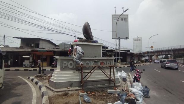 Tugu Pondok Kopi di Jaktim (Syahid/detikcom)