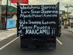 Tulisan di Belakang Truk Ini Kocak Parah hingga Menohok Tulisan di Belakang Truk Ini Kocak Parah hingga Menohok