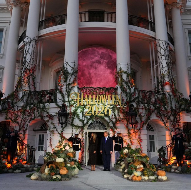 Trick or Treat! Trump Open House di Gedung Putih buat Pesta Halloween