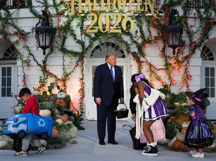 USA-TRUMP/ US President Donald Trump and first lady Melania Trump host a Halloween event at the White House in Washington, DC, US, October 29, 2026. REUTERS/Eric Lee
