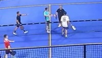 Aksi Pria Pukul Lawan Padel gegara Kena Smash dalam Radar Polisi