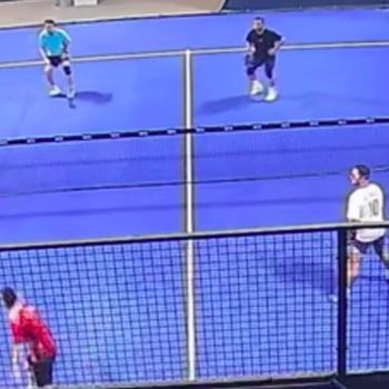 Video pemain padel memukul lawan tanding di lapangan menggunakan raket viral di medsos. Korban mengalami luka di bagian pangkal rahang dekat telinga kiri. (dok Istimewa/repro)