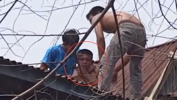 Warga kejar pelaku pelecehan di atap rumah di Pinrang.