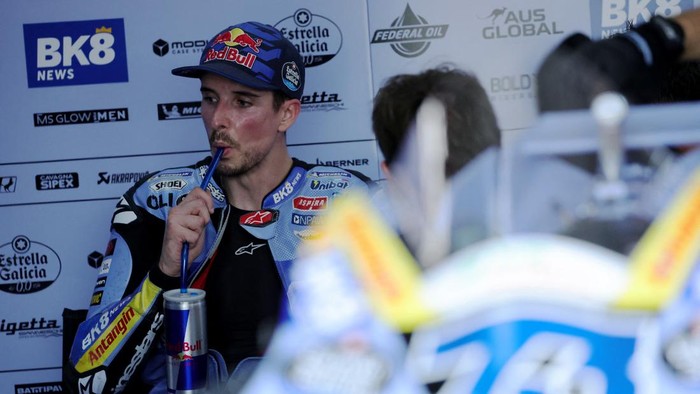 MotoGP - Indonesian Grand Prix - Mandalika International Street Circuit, Mandalika, Indonesia - October 10, 2026 BK8 Gresini Racing MotoGPs Alex Marquez drinks in the garage before the free practice REUTERS/Willy Kurniawan