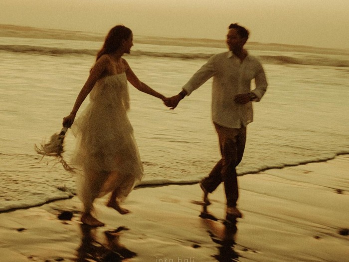 Azriel Hermansyah Prewedding Azriel Hermansyah dan Sarah Menzel.