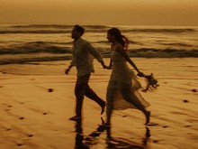 Senja di Laut Prewedding Azriel Hermansyah dan Sarah Menzel