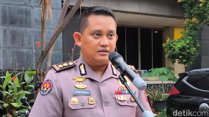 Kasubbid Penmas Bidhumas Polda Metro Jaya AKBP Onkoseno Grandiarso Sukahar
