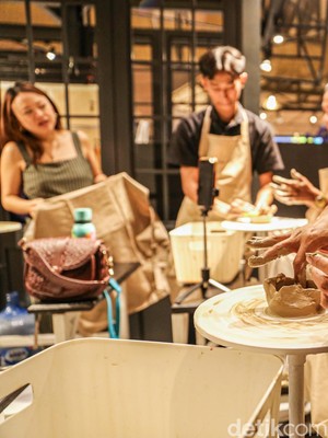 Menikmati Aktivitas Pottery dan Melukis di Tengah SCBD