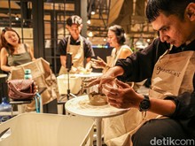 Menikmati Aktivitas Pottery dan Melukis di Tengah SCBD