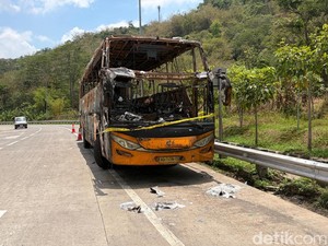 Penampakan Bus PO Tunggal Dara Hangus Terbakar Sisa Kerangka di Tol Bawen