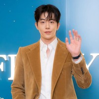 Dugaan tersebut beredar usai Nam Joo Hyuk menghadiri acara merek perhiasan Tiffany & Co di Shinsegae Department Store Centum City di Busan. Foto: dok. X @NamJooHyukTH