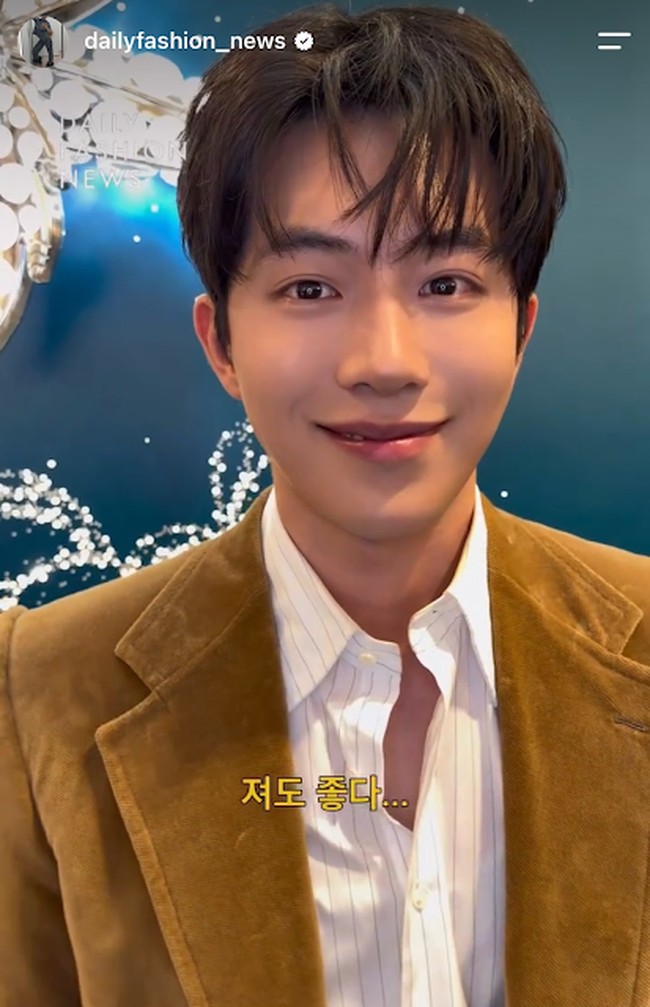Nam Joo Hyuk mencuri perhatian karena penampilannya terlihat berbeda. Netizen berspekulasi sang aktor telah menjalani operasi kelopak mata ganda. Foto: dok. X @NamJooHyukTH